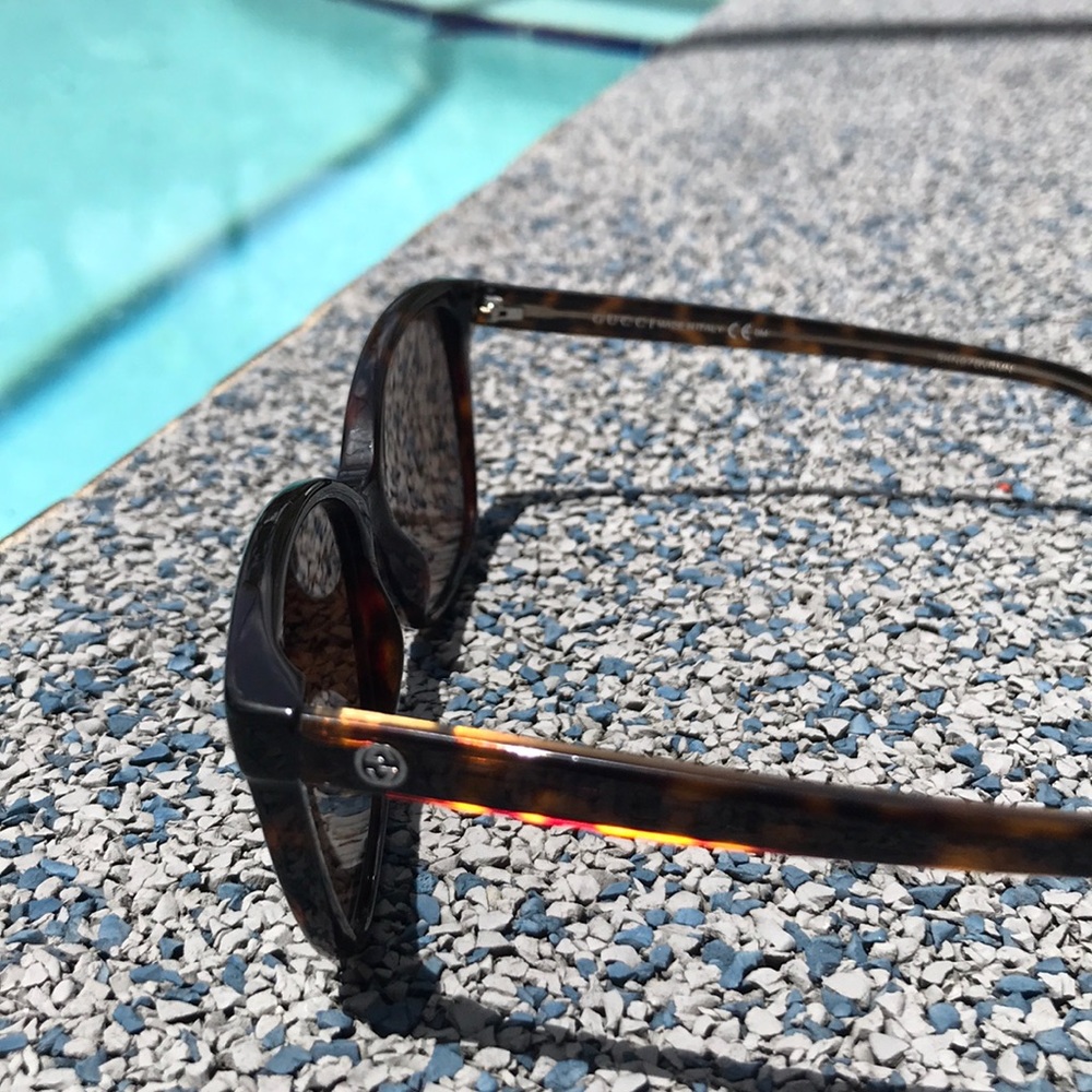 *SOLD* NEW 100% AUTH Gucci Sunglasses - Picture 3 of 8